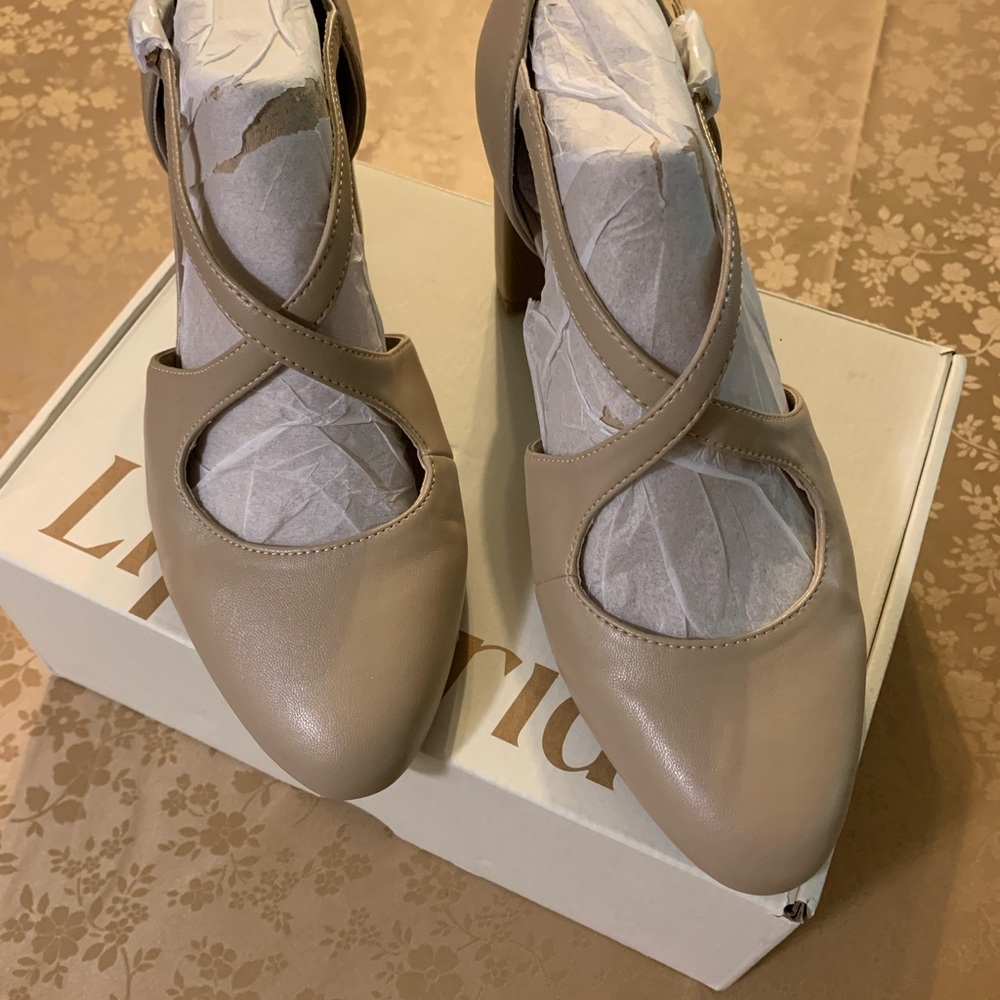 Life Stride Beige Heels Size 8.5W NWT